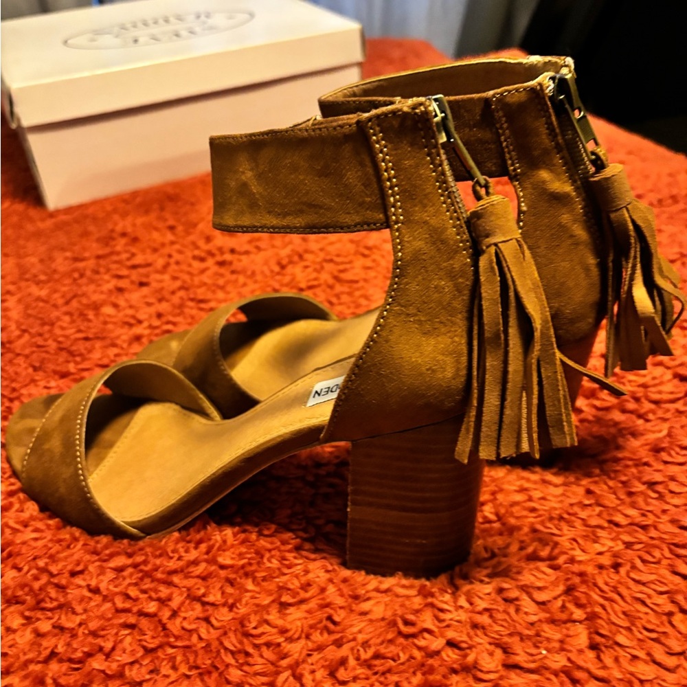 Steve Madden Tan Suede Tassel Block Heel Sandals